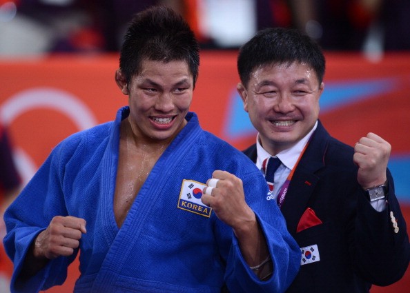 Trận chung kết Judo hạng cân 81kg nam giữa Kim Jae-Bum của Hàn Quốc và Ole Bischof của Đức đã kết thúc sau 5 phút thi đấu, với 2 điểm yuko, Kim Jae-Bum đã giành HCV về cho đoàn Hàn Quốc.